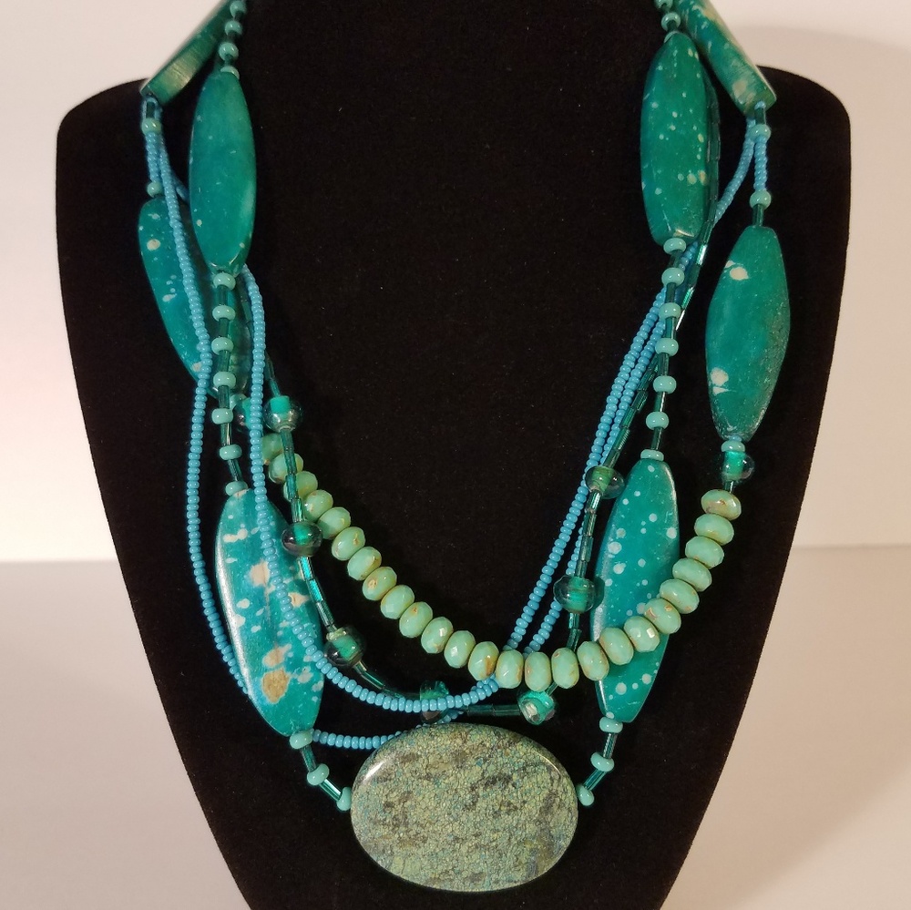 Vintage Faux Turquoise1980s Hand-Beaded Necklace